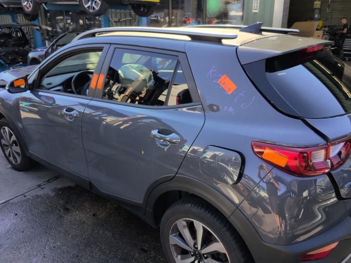 Kia Stonic 1.0i T-GDi 12V Eco-Dynamics+ Vehículo de desguace (2021, Gris)