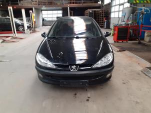 Peugeot 206 1.4 XR,XS,XT,Gentry  (Salvage)