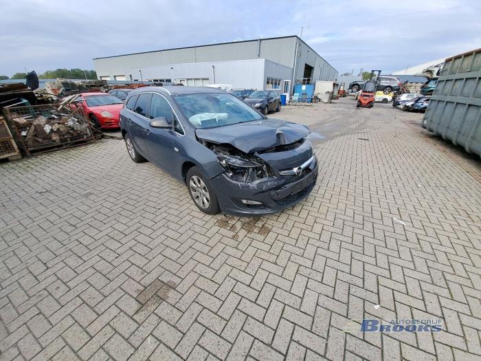Opel Astra J Sports Tourer 1.6 CDTI 16V Samochód złomowany (2015, Szary)