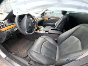 Mercedes E-Klasse Épave (2002, Gris)