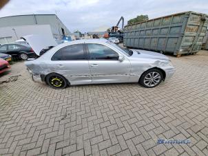 Mercedes E-Klasse Épave (2002, Gris)