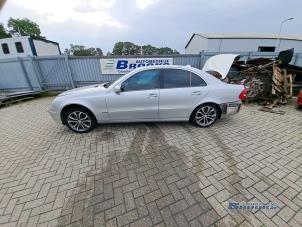 Mercedes E-Klasse Épave (2002, Gris)
