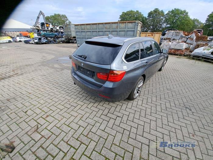 BMW 3 serie Touring 316i 1.6 16V Épave (2014, Gris)