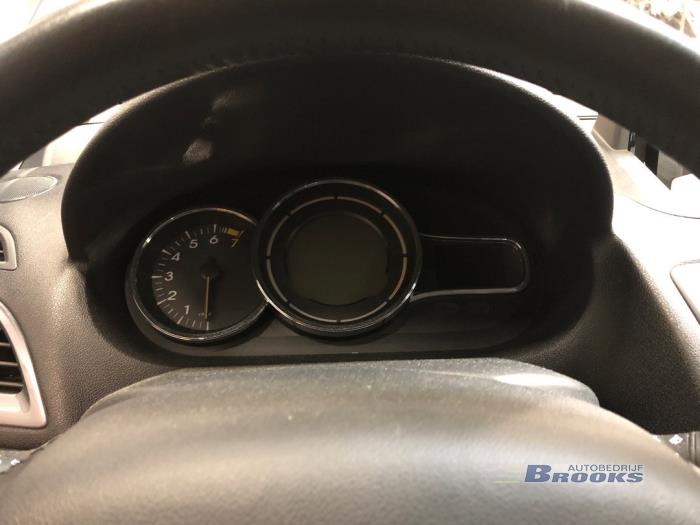 Renault Megane III Grandtour 1.2 16V TCE 130 Épave (2015, Titane, Gris)