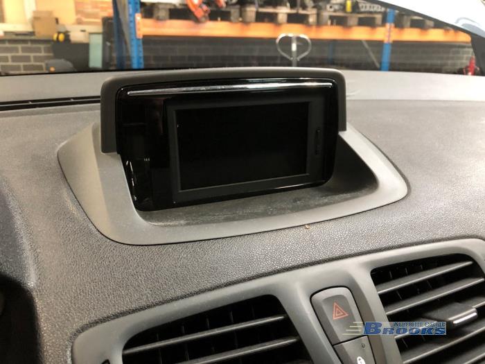 Renault Megane III Grandtour 1.2 16V TCE 130 Épave (2015, Titane, Gris)