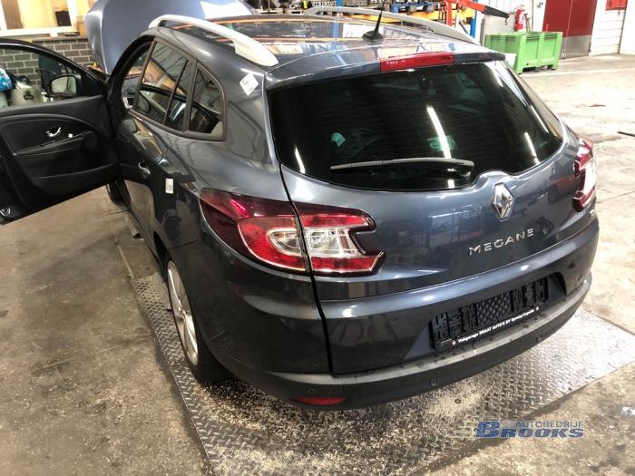Renault Megane III Grandtour 1.2 16V TCE 130 Épave (2015, Titane, Gris)