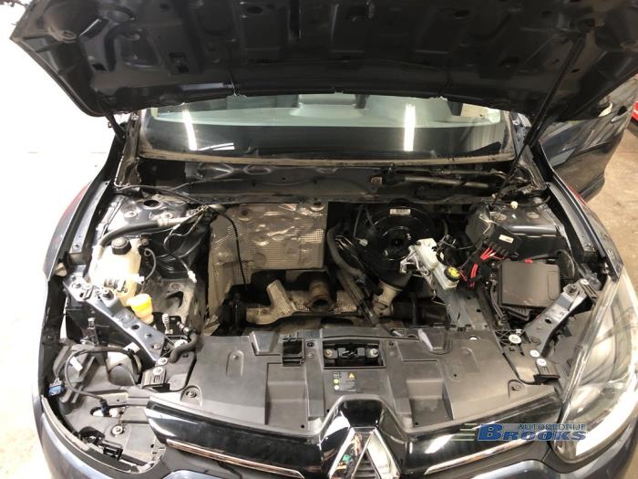 Renault Megane III Grandtour 1.2 16V TCE 130 Épave (2015, Titane, Gris)