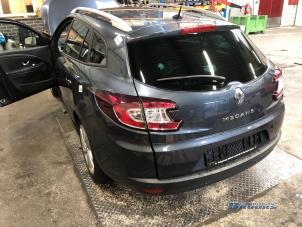 Renault Megane III Grandtour 1.2 16V TCE 130 Épave (2015, Titane, Gris)