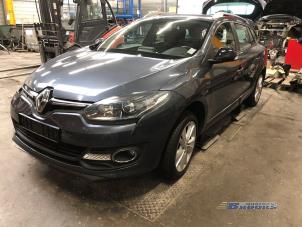 Renault Megane III Grandtour 1.2 16V TCE 130 Épave (2015, Titane, Gris)