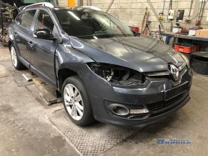 Renault Megane III Grandtour 1.2 16V TCE 130 Épave (2015, Titane, Gris)