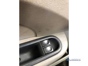 Renault Twingo II 1.2 Épave (2008, Bleu)