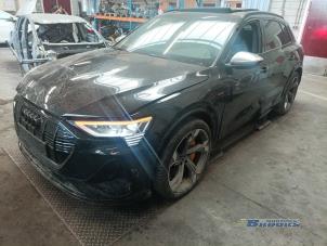 Audi E-Tron S Quattro 95 kWh  (Schrott)