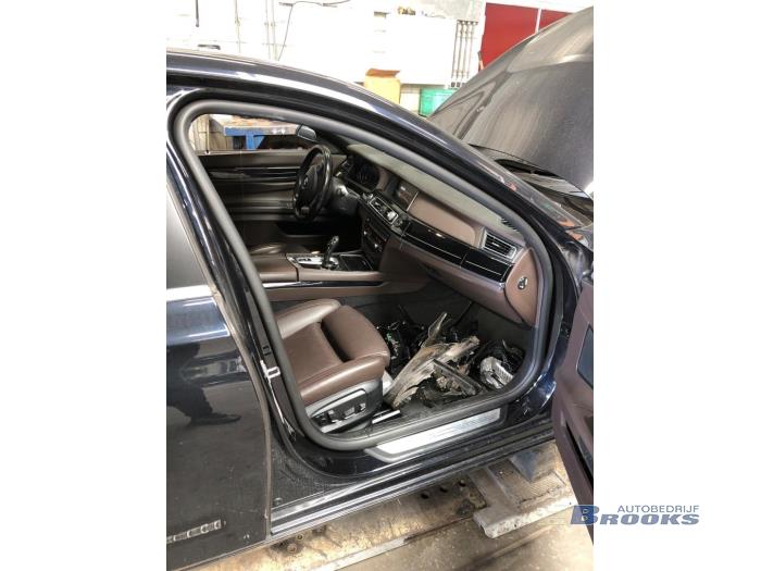 BMW 7 serie 740d 24V Vehículo de desguace (2015, Metálico, Negro)