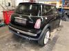 Mini Mini One/Cooper 1.6 16V Cooper Samochód złomowany (2004, Czarny)