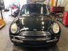 Mini Mini One/Cooper 1.6 16V Cooper Samochód złomowany (2004, Czarny)