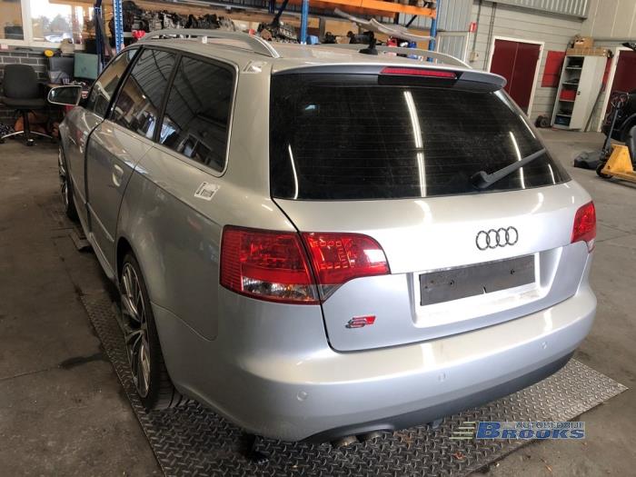 Audi A4 Avant 2.0 TDI Vehículo de desguace (2008, Gris)