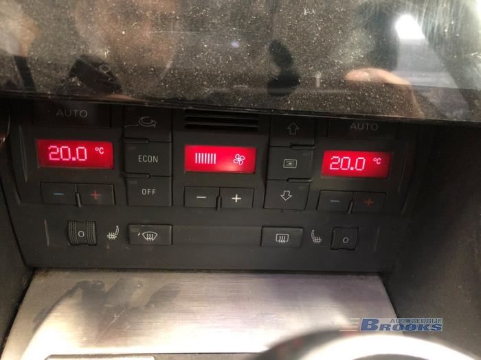 Audi A4 Avant 2.0 TDI Vehículo de desguace (2008, Gris)