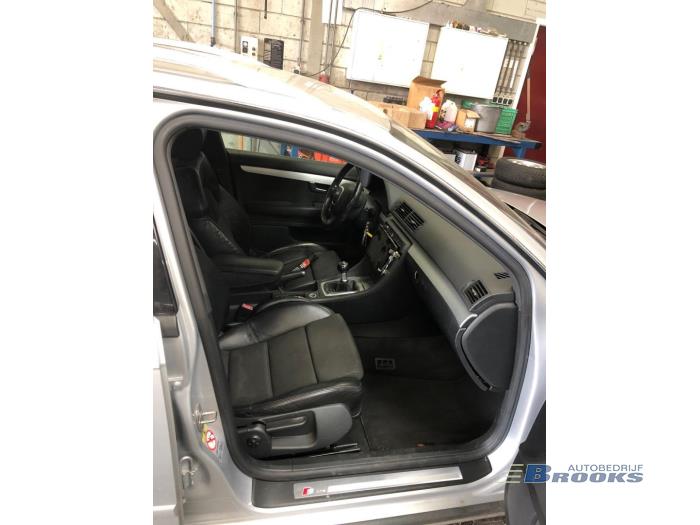 Audi A4 Avant 2.0 TDI Vehículo de desguace (2008, Gris)
