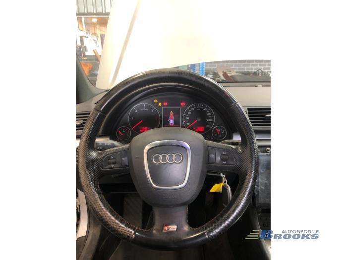 Audi A4 Avant 2.0 TDI Vehículo de desguace (2008, Gris)