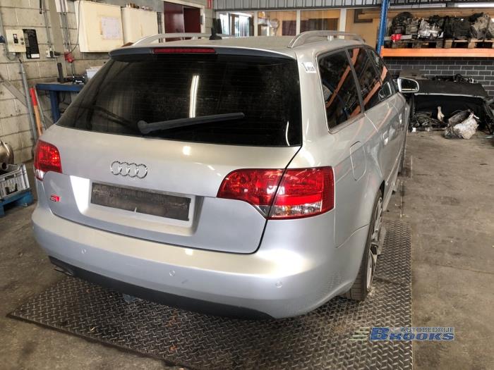 Audi A4 Avant 2.0 TDI Vehículo de desguace (2008, Gris)