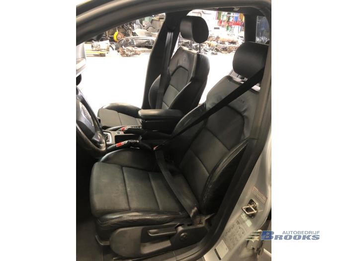 Audi A4 Avant 2.0 TDI Vehículo de desguace (2008, Gris)