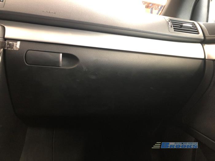 Audi A4 Avant 2.0 TDI Vehículo de desguace (2008, Gris)