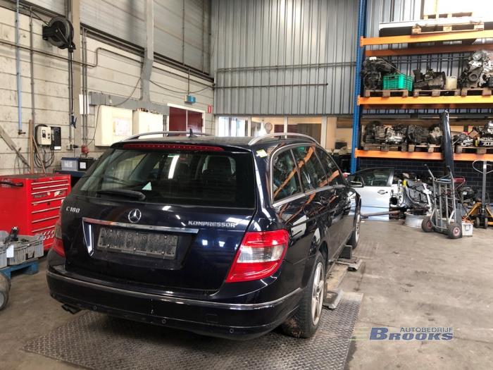 Mercedes C Estate 1.6 C-180K 16V BlueEfficiency Vehículo de desguace (2009, Azul)