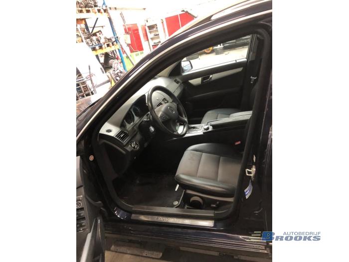 Mercedes C Estate 1.6 C-180K 16V BlueEfficiency Vehículo de desguace (2009, Azul)