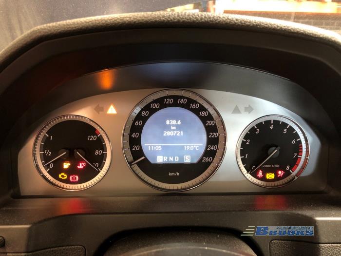 Mercedes C Estate 1.6 C-180K 16V BlueEfficiency Vehículo de desguace (2009, Azul)