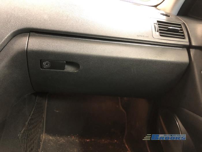 Mercedes C Estate 1.6 C-180K 16V BlueEfficiency Vehículo de desguace (2009, Azul)