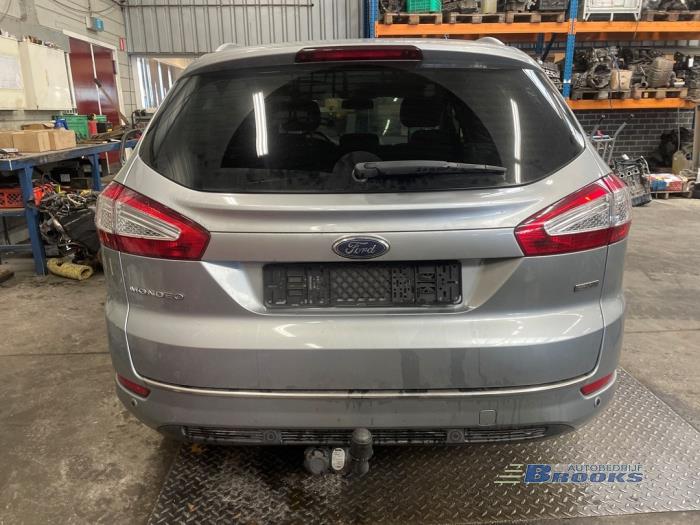Ford Mondeo IV Wagon 1.6 TDCi 16V Épave (2012, Gris argenté)