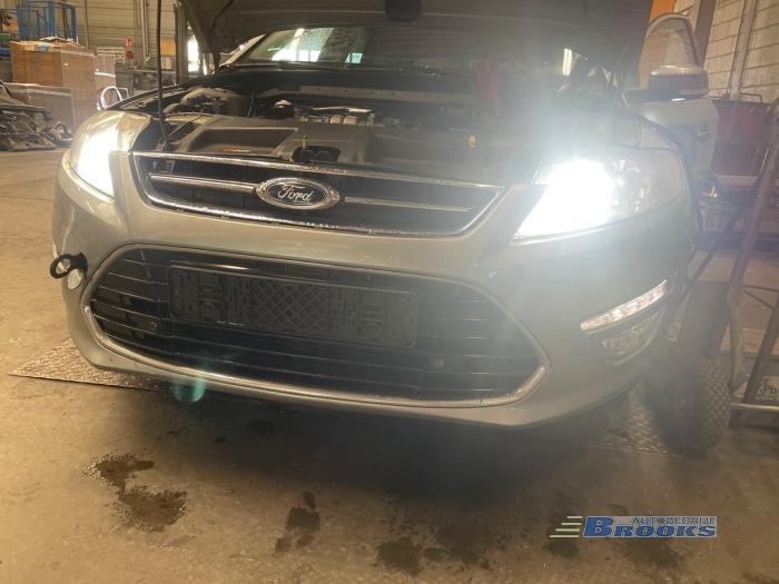 Ford Mondeo IV Wagon 1.6 TDCi 16V Épave (2012, Gris argenté)