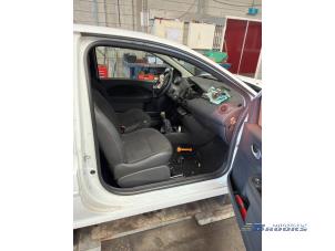 Renault Twingo II 1.2 16V Épave (2011, Blanc)