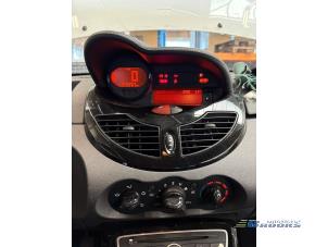 Renault Twingo II 1.2 16V Épave (2011, Blanc)