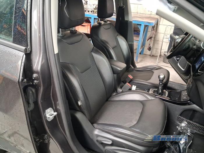 Jeep Compass II 1.4 Multi Air2 16V Samochód złomowany (2019, Szary)