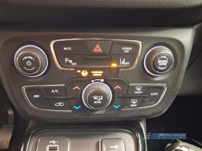 Jeep Compass II 1.4 Multi Air2 16V Samochód złomowany (2019, Szary)