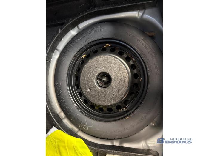 Ford Focus 3 1.0 Ti-VCT EcoBoost 12V 125 Épave (2016, Gris)
