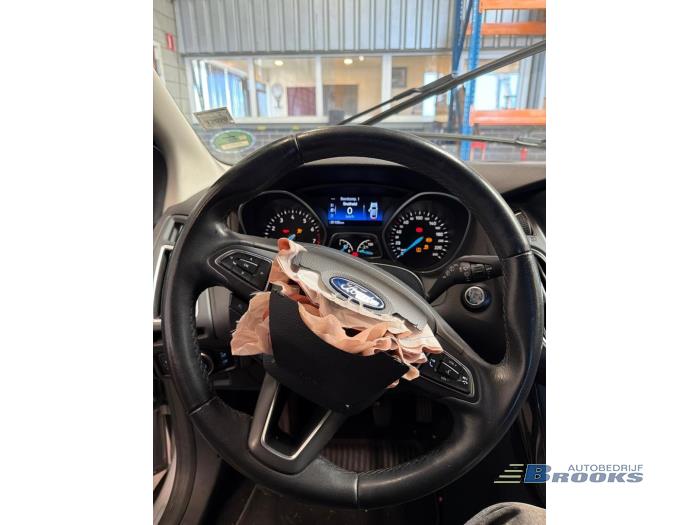 Ford Focus 3 1.0 Ti-VCT EcoBoost 12V 125 Épave (2016, Gris)