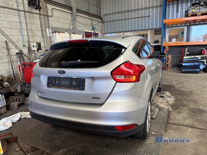 Ford Focus 3 1.0 Ti-VCT EcoBoost 12V 125 Épave (2016, Gris)