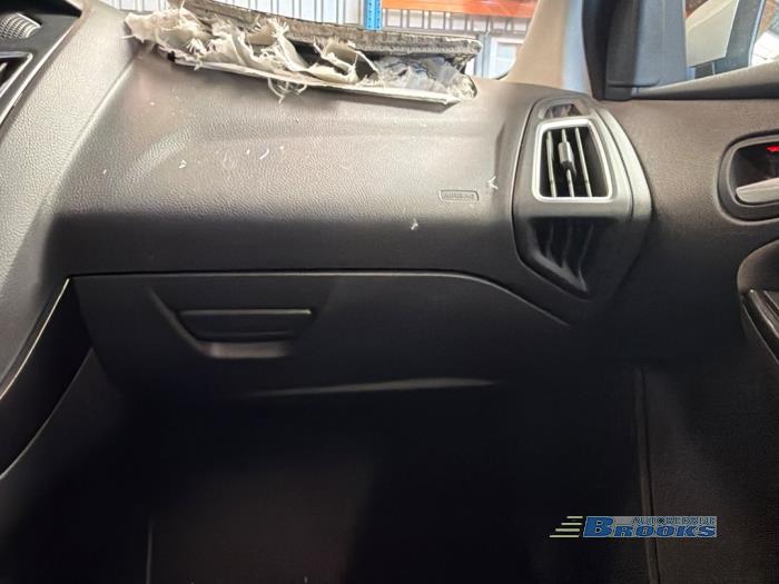 Ford Focus 3 1.0 Ti-VCT EcoBoost 12V 125 Épave (2016, Gris)