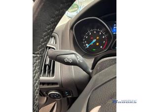 Ford Focus 3 1.0 Ti-VCT EcoBoost 12V 125 Épave (2016, Gris)