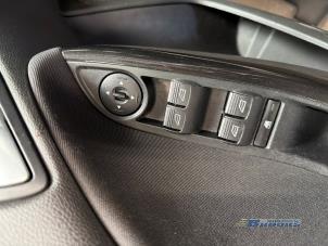 Ford Focus 3 1.0 Ti-VCT EcoBoost 12V 125 Épave (2016, Gris)