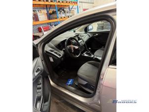 Ford Focus 3 1.0 Ti-VCT EcoBoost 12V 125 Épave (2016, Gris)