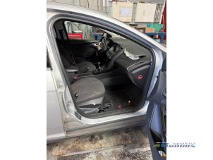 Ford Focus 3 1.0 Ti-VCT EcoBoost 12V 125 Épave (2016, Gris)