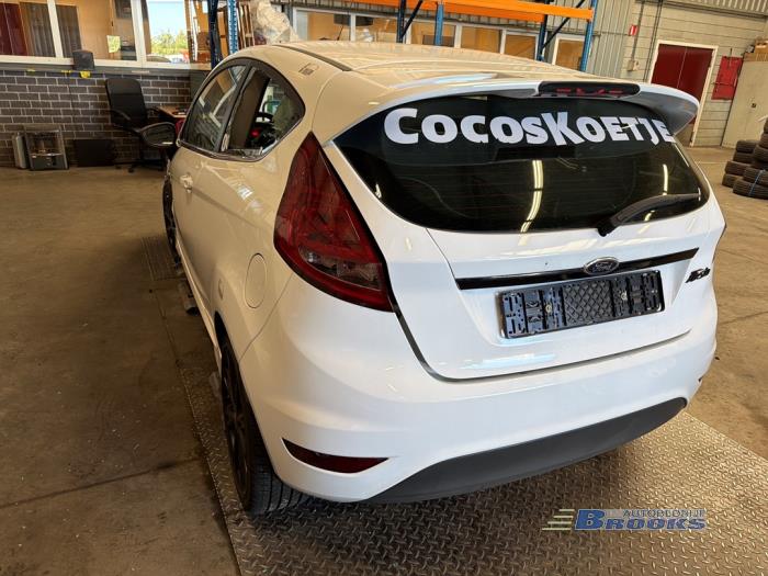 Ford Fiesta 6 1.25 16V Épave (2012, Blanc)