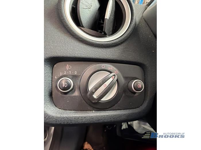 Ford Fiesta 6 1.25 16V Épave (2012, Blanc)