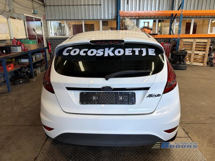 Ford Fiesta 6 1.25 16V Épave (2012, Blanc)