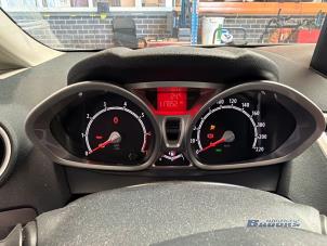 Ford Fiesta 6 1.25 16V Épave (2012, Blanc)
