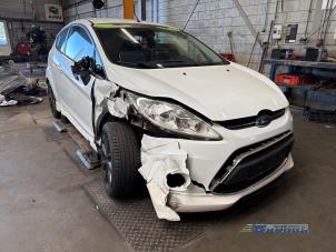 Ford Fiesta 6 1.25 16V Épave (2012, Blanc)