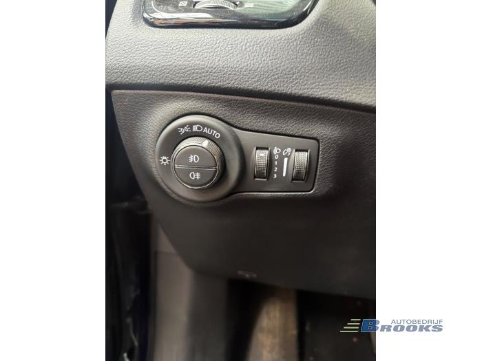 Jeep Compass II 1.3 T4 150 16V Samochód złomowany (2020, Niebieski)